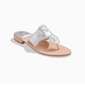 Great used condition Jack Roger’s “Jacks Flat” sandal in silver size 9